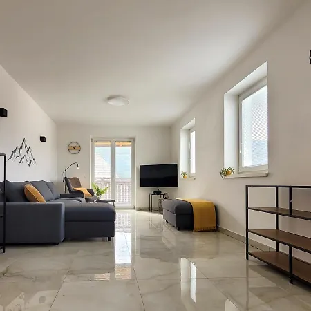 Apartments Julian Experience Rateče Kültér fotó
