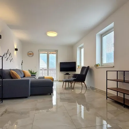 Apartments Julian Experience Rateče Kültér fotó