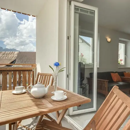 Apartments Julian Experience Rateče Kültér fotó